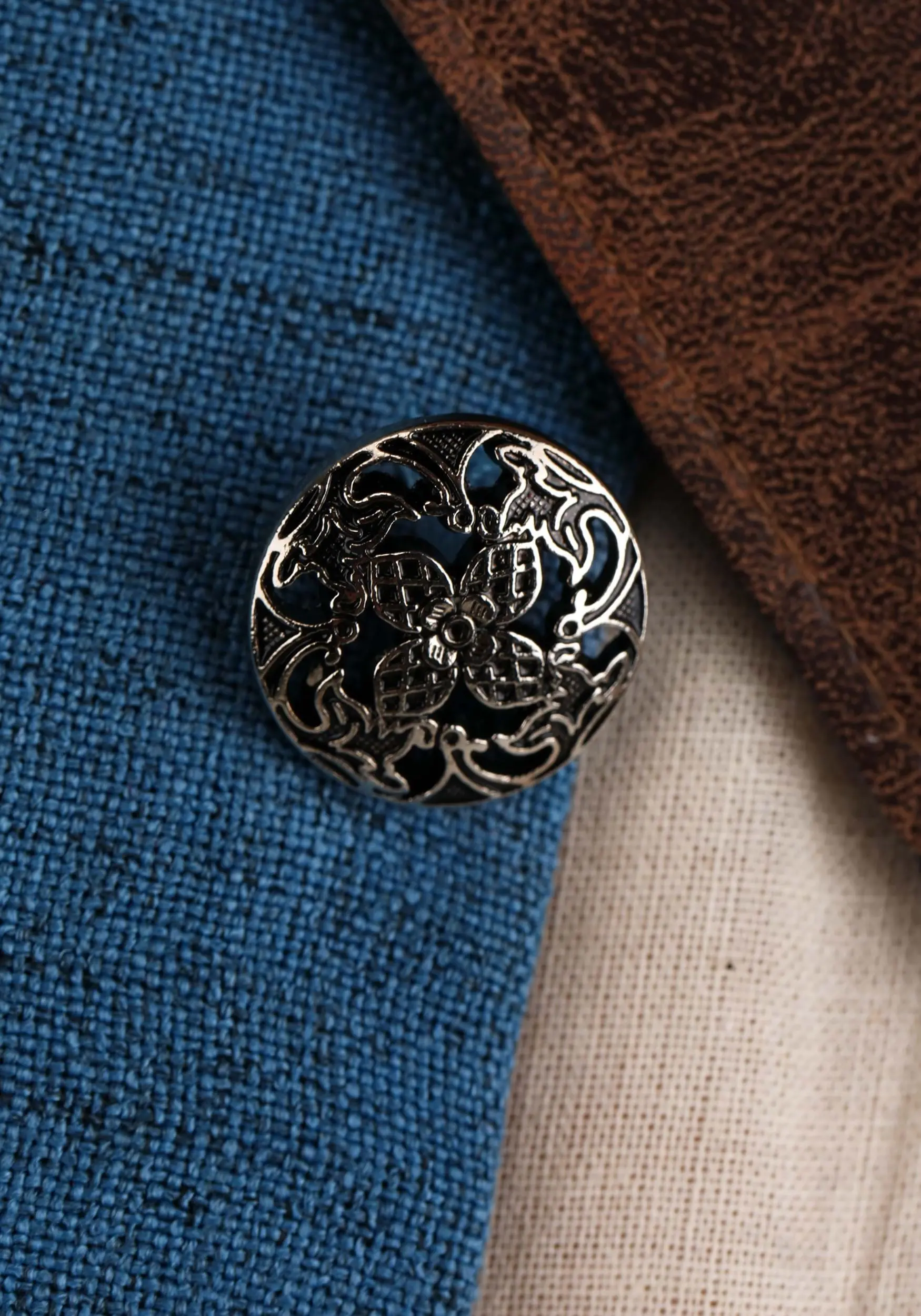 Fun Costumes Captain Jack Sparrow Costume For Plus Size Men From Disney's Pirates Of The Caribbean 11 Fun Costumes Captain Jack Sparrow Costume For Plus Size Men From Disney's Pirates Of The Caribbean - Image 9