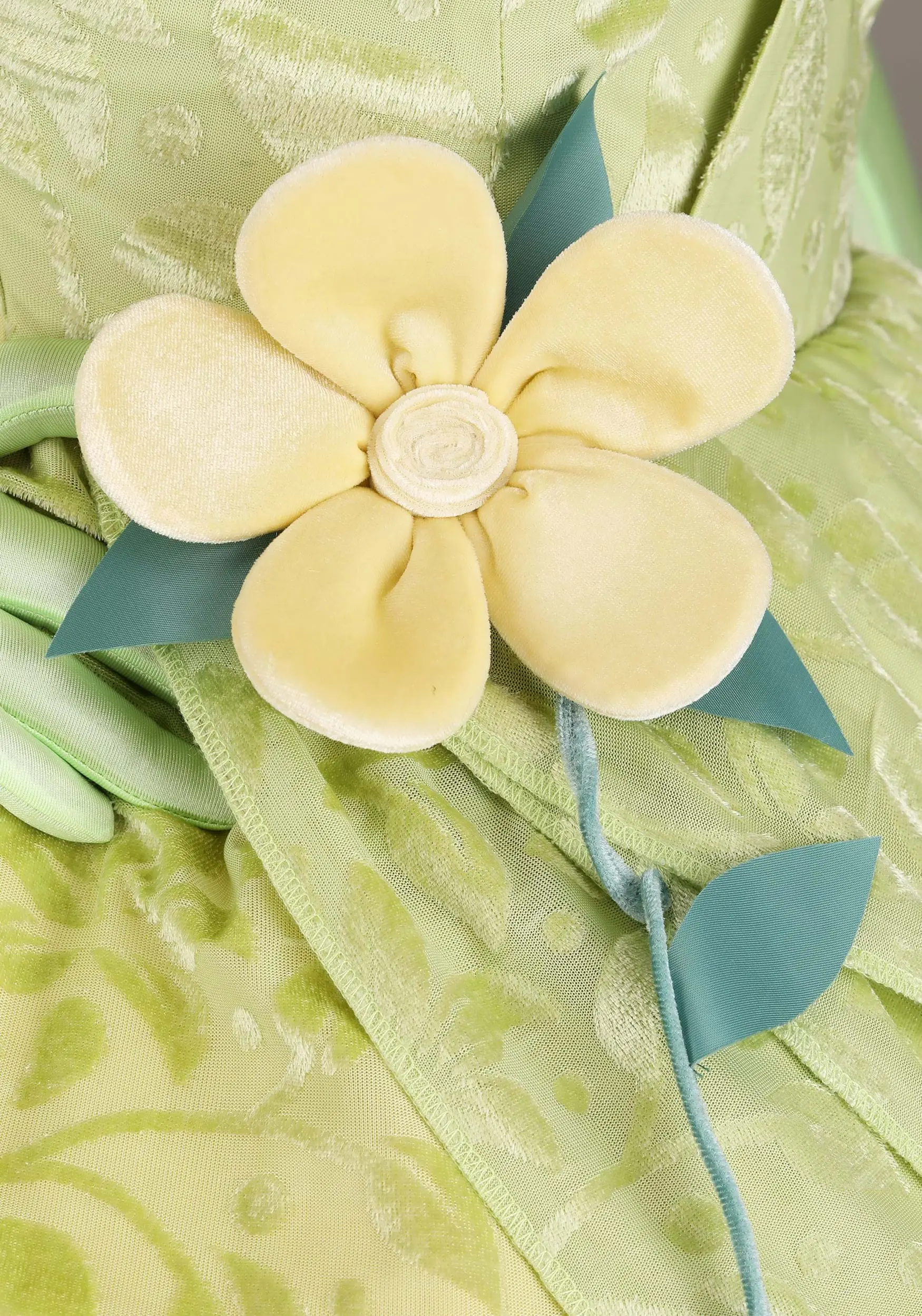 Armada Disney Princess And The Frog Women's Plus Size Deluxe Tiana Costume 5 Armada Disney Princess And The Frog Women's Plus Size Deluxe Tiana Costume - Image 3